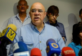 Venezuela`s rudderless opposition regroups in crisis